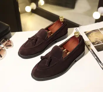 2022 Yeni Erkek Moda şarap renkli El Yapımı mokasen saçaklı ayakkabı düşük üst deri ayakkabı rahat erkek deri ayakkabı