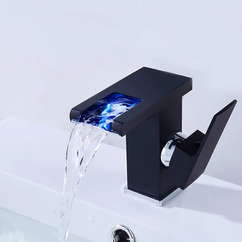 Pirinç Şelale Musluk LED Havza Musluk Sıcaklık Renk Değişimi Banyo Soğuk Sıcak Su musluk bataryası Güverte Üstü Yıkama Lavabo Muslukları